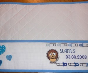 modèle broderie pour carnet de santé